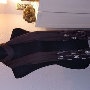 Scarf with silver beads